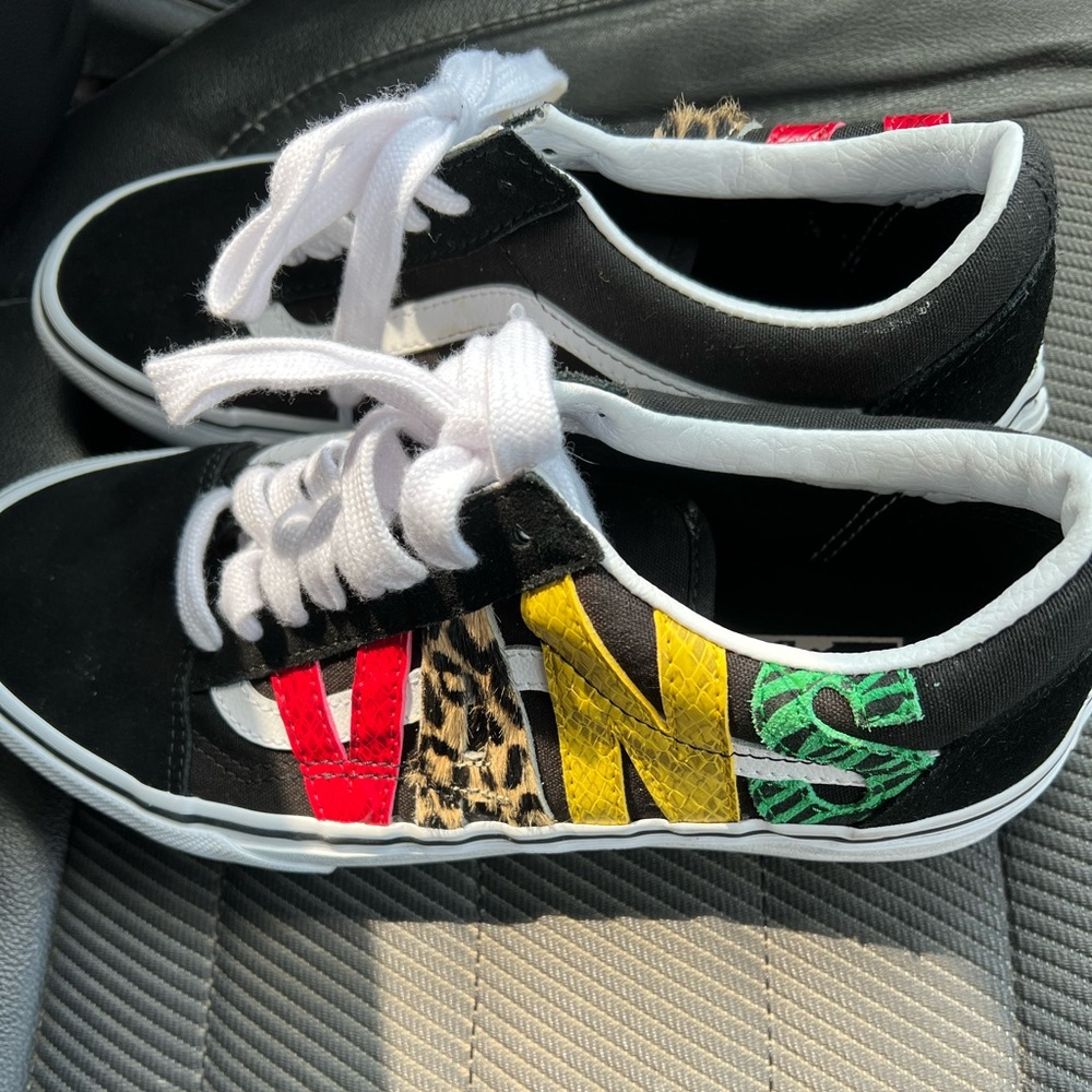 Vans Old Skool Rasta. RARE Women 8 Mens 6.5